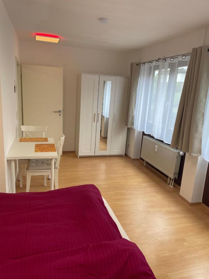 Zimmer Im Herzen Von Durlach Karlsruhe Exteriör bild